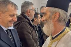 i-perifora-tis-eikonas-toy-agioy-vasileioy-me-eylaveia-giortastike-i-mnimi-toy-megaloy-ierarhi-ston-iero-nao-brahaminews