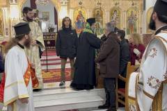 i-perifora-tis-eikonas-toy-agioy-vasileioy-me-eylaveia-giortastike-i-mnimi-toy-megaloy-ierarhi-ston-iero-nao-brahaminews108