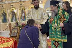 i-perifora-tis-eikonas-toy-agioy-vasileioy-me-eylaveia-giortastike-i-mnimi-toy-megaloy-ierarhi-ston-iero-nao-brahaminews109