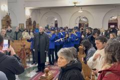 i-perifora-tis-eikonas-toy-agioy-vasileioy-me-eylaveia-giortastike-i-mnimi-toy-megaloy-ierarhi-ston-iero-nao-brahaminews117