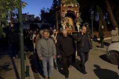 i-perifora-tis-eikonas-toy-agioy-vasileioy-me-eylaveia-giortastike-i-mnimi-toy-megaloy-ierarhi-ston-iero-nao-brahaminews118