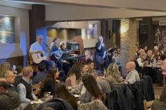 eklepsan-tis-entypwseis-oi-aitwloakarnanes-stin-kopi-tis-prwtohroniatikis-pitas-toy-syllogoy-toys-gemise-i-aithoysa-sto-mystiko-brahaminews-2