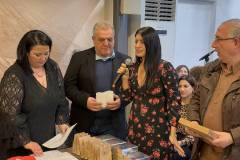 ta-50-hronia-tis-stegis-krapsitwn-kai-i-kopi-tisprwtohroniatikis-pitas-i-giortastiki-vradia-brahaminews.jpg-4