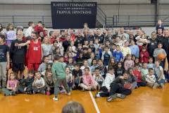 basket-allileggyis-sti-mnimi-toy-adikohamenoy-nikoy-peteinari-metaxi-6oy-kai-3oy-dimotikoy-sholeioy-nikites-anadeihtikan-kai-oi-dyo-stin-anthrwpia-to-reportaz-brahaminews1-11