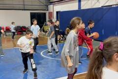 basket-allileggyis-sti-mnimi-toy-adikohamenoy-nikoy-peteinari-metaxi-6oy-kai-3oy-dimotikoy-sholeioy-nikites-anadeihtikan-kai-oi-dyo-stin-anthrwpia-to-reportaz-brahaminews1-19