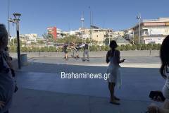 mpoynies-klwtsies-kai-agrio-xylo-sto-athens-metro-mall-symploki-metaxy-nearwn-brahaminews-5