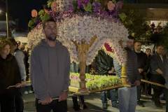 se-atmosfaira-vathias-thriskeytikis-katanyxis-pragmatopoiithike-i-perifora-toy-epitafioy-ston-agio-dimitrio-me-to-fako-toy-Brahaminews.gr-fwtografies-kai-video-brahaminews-32