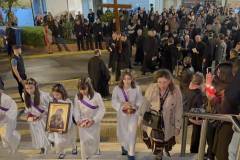 se-atmosfaira-vathias-thriskeytikis-katanyxis-pragmatopoiithike-i-perifora-toy-epitafioy-ston-agio-dimitrio-me-to-fako-toy-Brahaminews.gr-fwtografies-kai-video-brahaminews-32