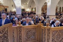 se-atmosfaira-vathias-thriskeytikis-katanyxis-pragmatopoiithike-i-perifora-toy-epitafioy-ston-agio-dimitrio-me-to-fako-toy-Brahaminews.gr-fwtografies-kai-video-brahaminews-45