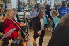 i-timitiki-tis-gynaikas-stin-ethelontiki-drasi-i-giorti-kai-ta-tragoydia-brahaminews-12