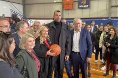 o-agios-dimitrios-timise-to-diko-toy-paidi-giwrgo-printezi-dinontas-to-onoma-toy-sto-kleisto-tis-polis-oi-dilwseis-brahaminews-18.jpg