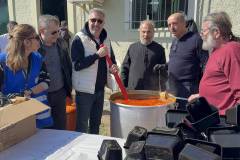 kathara-deytera-sto-parko-asyrmatoy-plithos-kosmoy-stin-paradisiaki-ekdulwsi-gia-ta-koyloyma-brahaminews-5