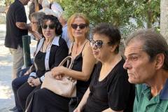to-ystato-haire-sto-marko-vazaio-plithos-kosmoy-stin-khdeia-toy-brahaminews-15