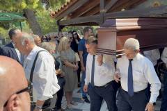 to-ystato-haire-sto-marko-vazaio-plithos-kosmoy-stin-khdeia-toy-brahaminews-29