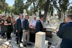 to-ystato-haire-sto-marko-vazaio-plithos-kosmoy-stin-khdeia-toy-brahaminews-35