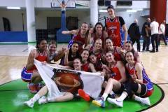 oi-gynaikes-toy-kronoy-BC-PLASIS-einai-kai-pali-stin-a1-meta-tin-epikrastisi-toys-me-61-40-epi-toy-iwnikoy-brahaminews-2