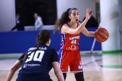 oi-gynaikes-toy-kronoy-BC-PLASIS-einai-kai-pali-stin-a1-meta-tin-epikrastisi-toys-me-61-40-epi-toy-iwnikoy-brahaminews-3