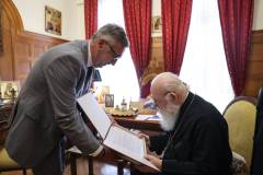 ti-simatodotei-i-synantisi-mamalaki-ierwnymoy-ti-zitise-kai-ti-anefere-o-dimarghos-agioy-dimitrioy-ston-arhiepiskopo-brahaminews-1