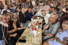 to-petyhimeno-glenti-twn-arkadwn-antapokrithike-o-kosmos-sto-kalesma-brahaminews-10
