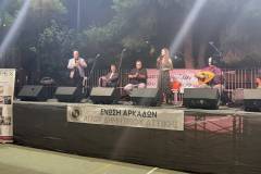 to-petyhimeno-glenti-twn-arkadwn-antapokrithike-o-kosmos-sto-kalesma-brahaminews-16