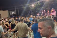 to-petyhimeno-glenti-twn-arkadwn-antapokrithike-o-kosmos-sto-kalesma-brahaminews-33