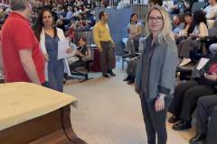 magepse-to-1o-epal-me-tin-theatriki-toy-omada-kai-tin-parastasi-oi-ilithioi-gemise-to-gipedo-brahaminews-6