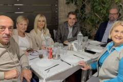 i-episimi-paroysiasi-toy-tragoydioy-tis-anty-iwannoy-se-mia-vradia-gnwstoi-kai-filoi-edwsan-to-parwn-brahaminews-30