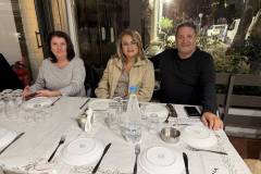 i-episimi-paroysiasi-toy-tragoydioy-tis-anty-iwannoy-se-mia-vradia-gnwstoi-kai-filoi-edwsan-to-parwn-brahaminews-35