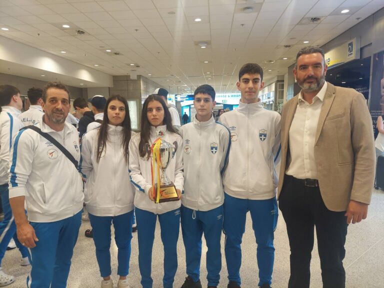 Παγκόσμια μπραχαμιώτικη κι ...εθελοντική επιτυχία στο ταε κβον ντο. Μ' επικεφαλής της εθνικής ομάδας και των εθελοντών Σήφη Μακρυνάκη