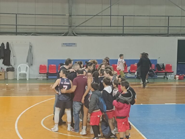 Κρόνος: Οι γυναίκες επιβλήθηκαν με 63-60 της Δάφνης. Για την Α2 κατηγορία