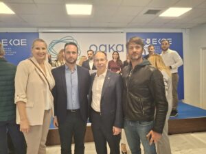o-brahamiwtis-nikos-babanas-sta-egainia-toy-neoy-ergometrikoy-kentroy-toy-ekae-sto-oaka-san-melos-toy-syllogoy-ellinwn-proponitwn-ydatosfairisis-.jpg