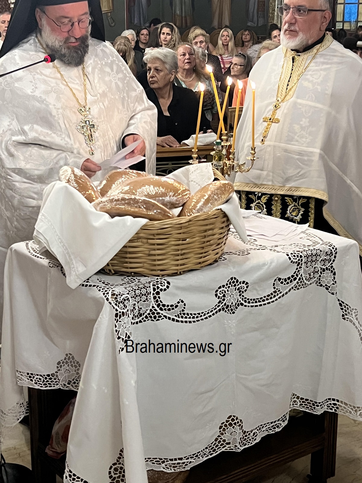agios-dimitrios-me-megali-lamprotita-giortastike-i-koiisi-tis-theotokoy-ston-iero-nao-panagitsa-brahaminews.gr5_.jpg