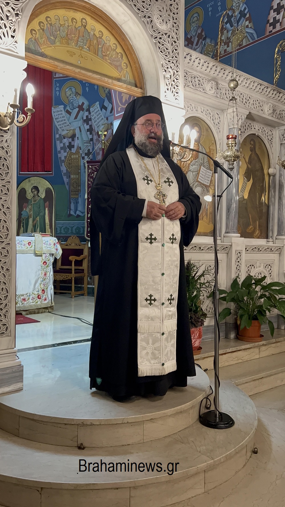agios-dimitrios-me-megali-lamprotita-giortastike-i-koiisi-tis-theotokoy-ston-iero-nao-panagitsa-brahaminews.gr_.jpg