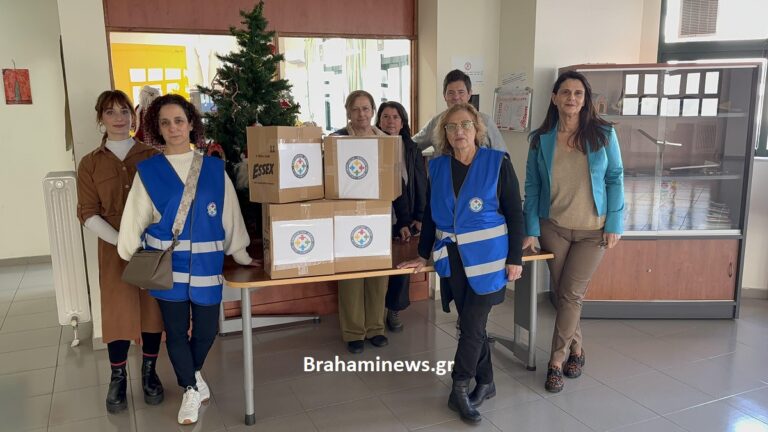 oi-ethelontes-moirasan-dwra-sto-eeeek-Οι-Εθελοντές-μοίρασαν-δώρα-στο-Ε.Ε.Ε.Ε.-Αγίου-Δημητρίου.-Το-ρεπορτάζ2.jpg