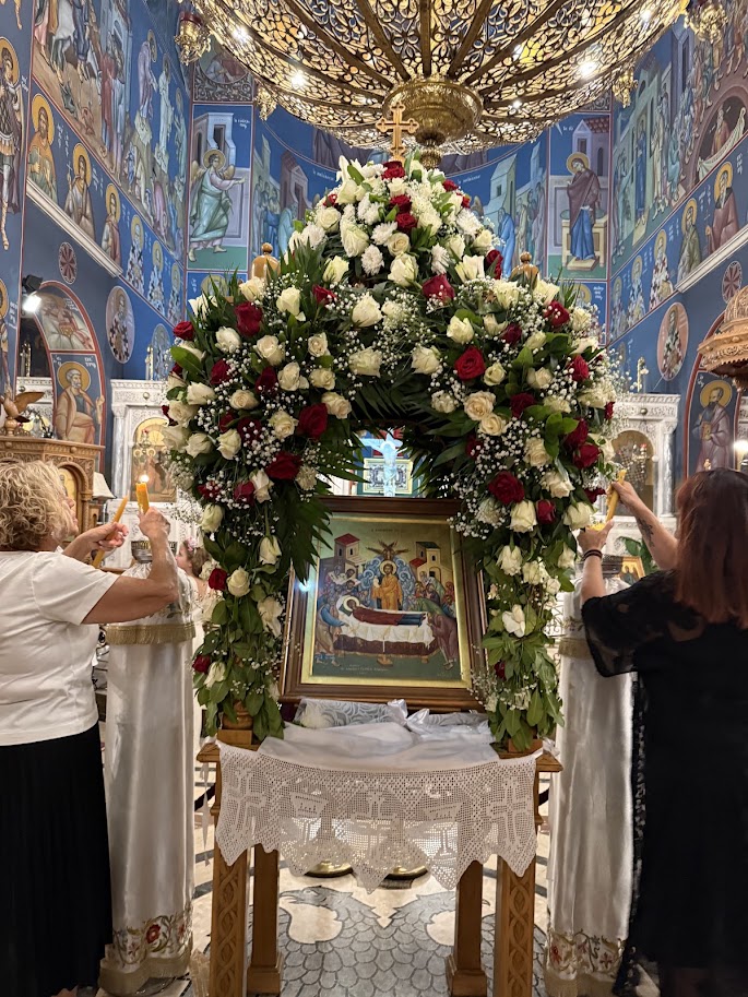 koimisi-tis-theotokoy-me-lamprotita-giortastike-kai-fetos-ston-agio-dimitrio-plithos-kosmoy-stin-ekklisia-tis-panagitsas-brahaminews.gr_.jpg