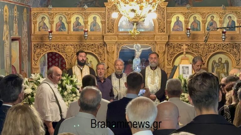 to-ystato-haire-sto-marko-vazaio-plithos-kosmoy-stin-khdeia-toy-brahaminews.gr1_.jpg