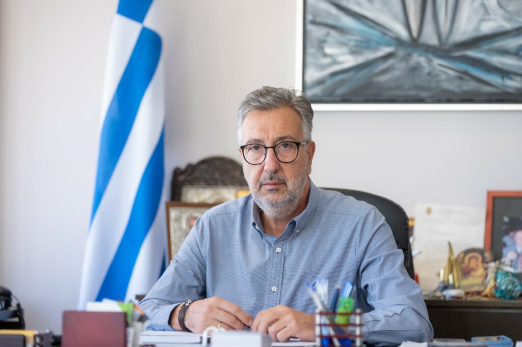 SYNANTISI-MAMALAKI-ME-TIN-YPOYRGO-PAIDEIAS-GIA-TIN-ANAKLISI-TWN-SGHWNETYSEWN-STA-SHOLIKA-TMIMATA-STO-DIMO-AGIOY-DIMITRIOY-BRAHAMINEWS.GR_.jpg