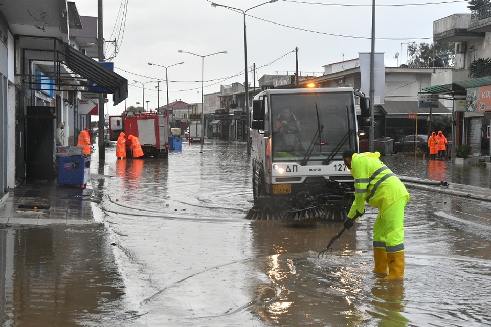 proslipsi-proswpikoy-sto-dimo-agioy-dimitrioy-gia-antimetwpisi-aprovleptwn-katepeigoyswn-kai-proskairwn-anagwn-brahaminews.gr2_.jpg
